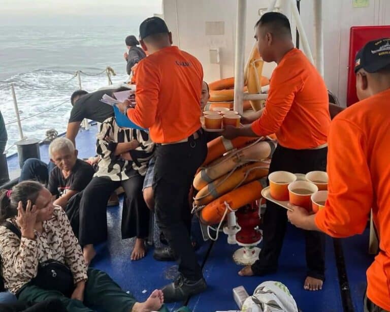 Philippines ferry with 350 on board capsizes leaving 15 dead and dozens missing