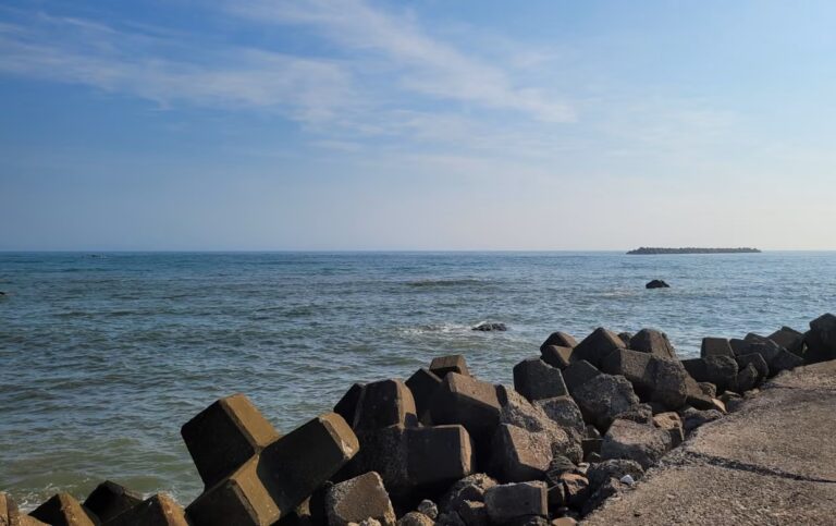 Japan seizes Chinese fishing boat inside its economic zone amid Beijing rift