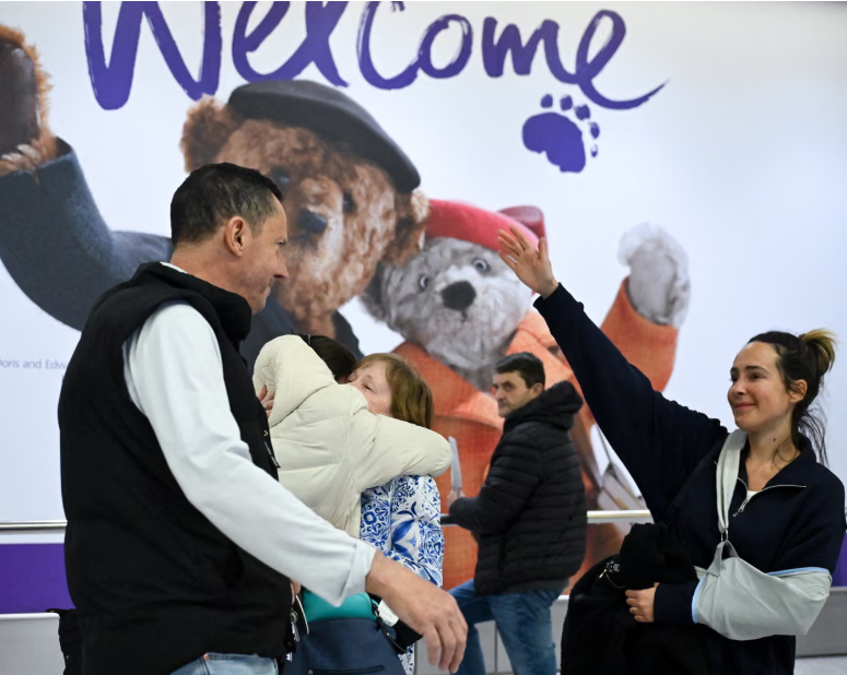 Airline groundings expose depth of world travel’s reliance on Gulf corridor