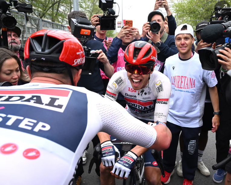 Giro d’Italia: Paul Magnier wins stage one but finish marred by mass crash