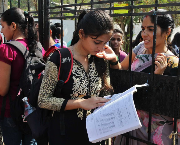 Exam fail: Indian students complain en masse about marking errors in key final exams