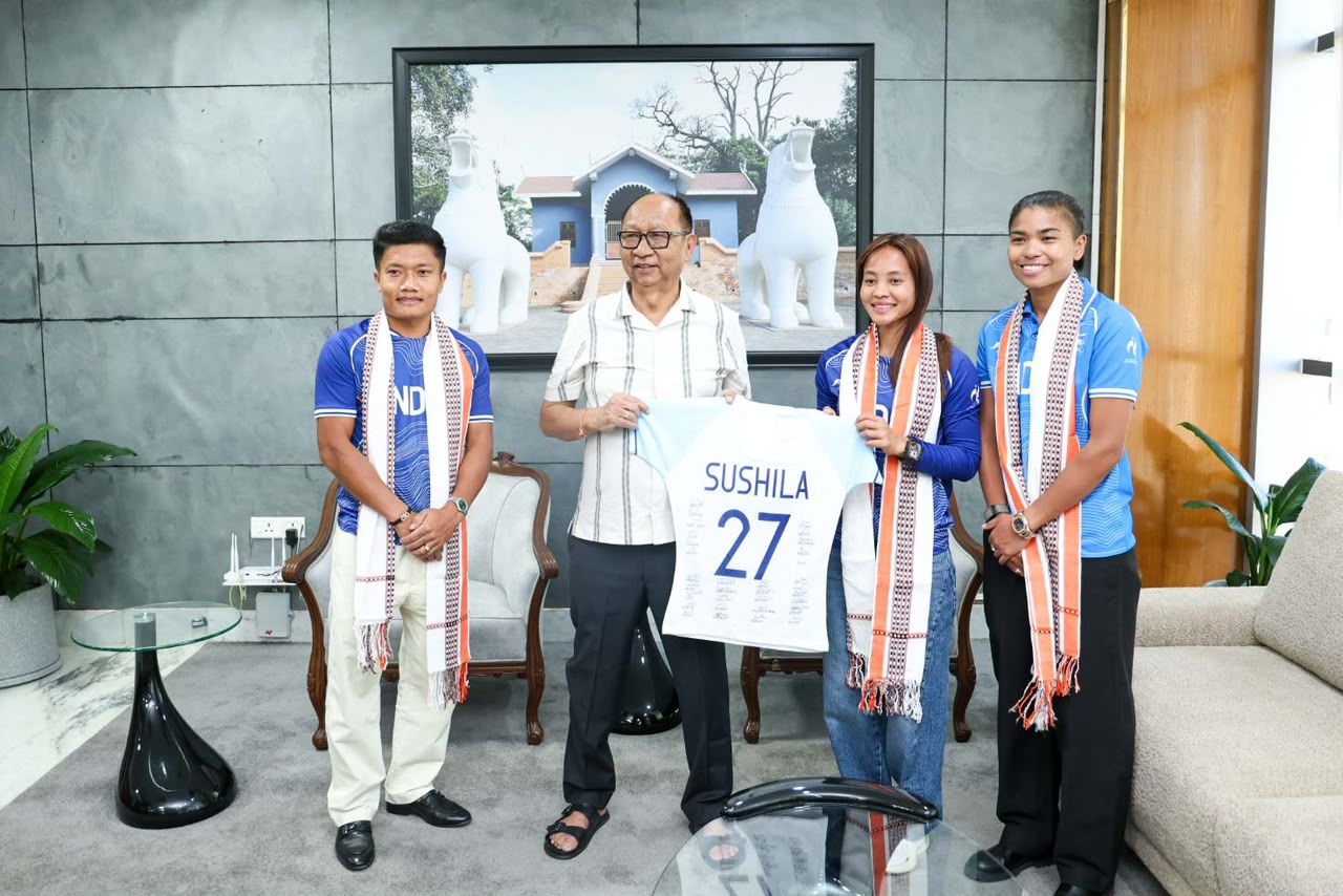 MANIPUR CM FELICITATES THREE ASIAN GAMES HOCKEY GOLD MEDALLISTS