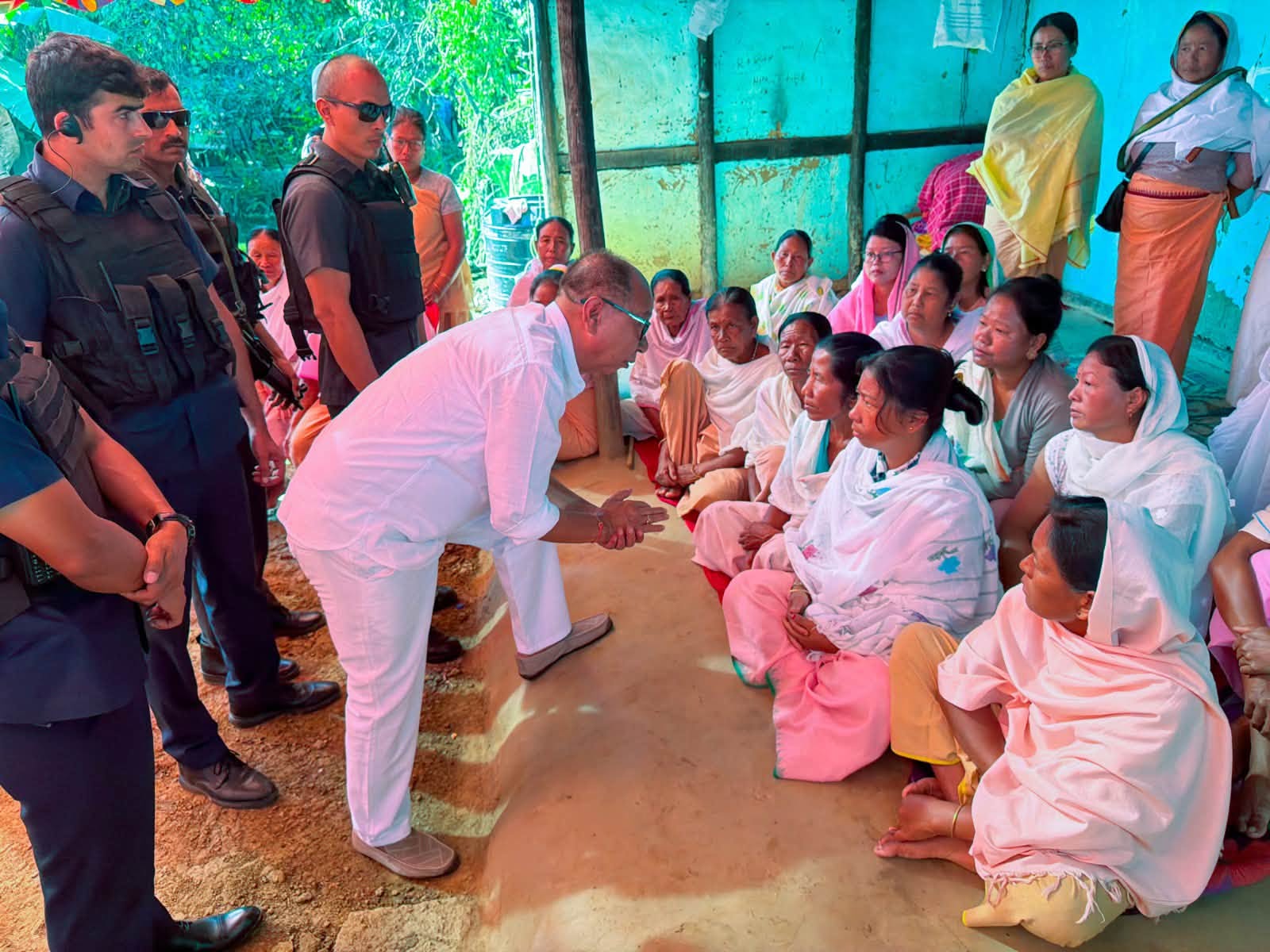 Manipur CM meets families of Sunurok attack victims, visits injured